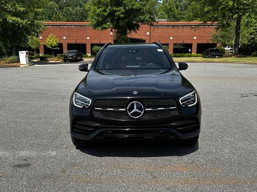 Black 2022 Mercedes-Benz GLC 300 Base