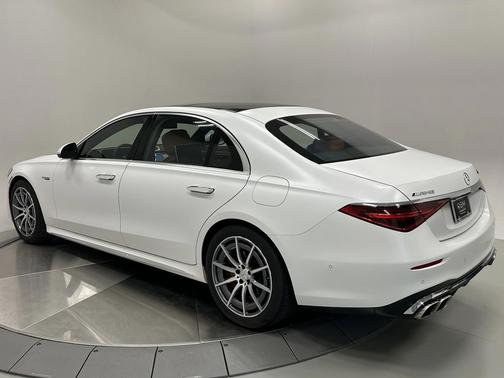 MANUFAKTUR Moonlight White Metallic 2024 Mercedes-Benz AMG S 63 E 4MATIC