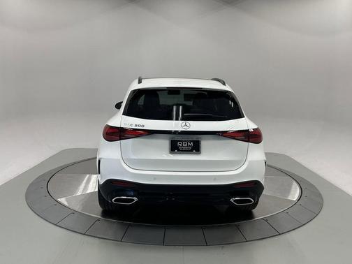 2026 Mercedes-Benz GLC 300 Base