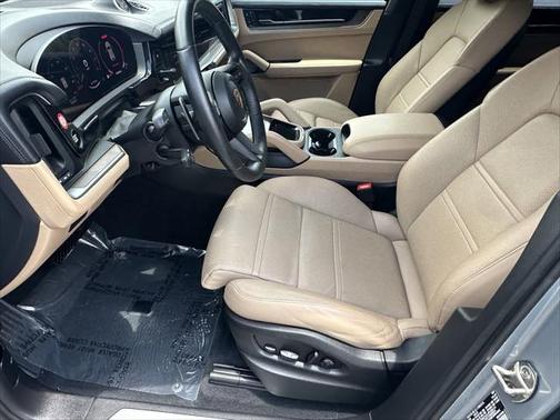 2024 Porsche Cayenne Base