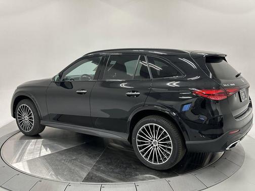 2026 Mercedes-Benz GLC 300 Base