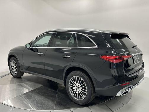 2026 Mercedes-Benz GLC 300 Base