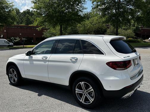 White 2021 Mercedes-Benz GLC 300 4MATIC