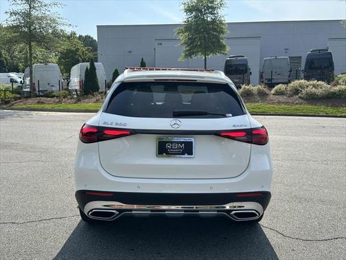 2025 Mercedes-Benz GLC 300 4MATIC