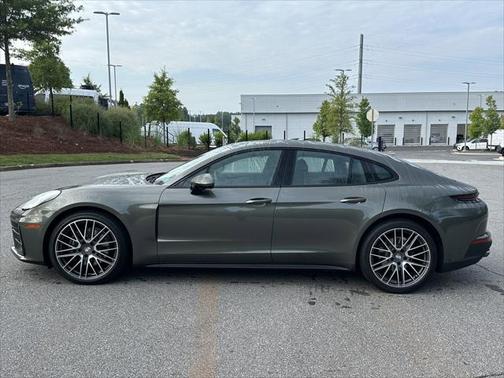 2025 Porsche Panamera 4