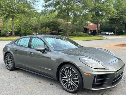 2025 Porsche Panamera 4