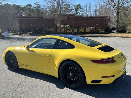 2017 Porsche 911 Carrera
