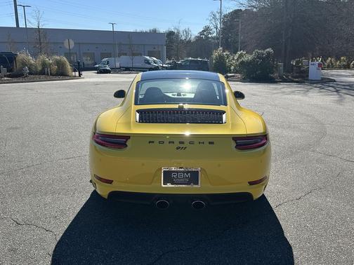 2017 Porsche 911 Carrera