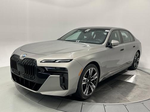 2024 BMW 740 740i