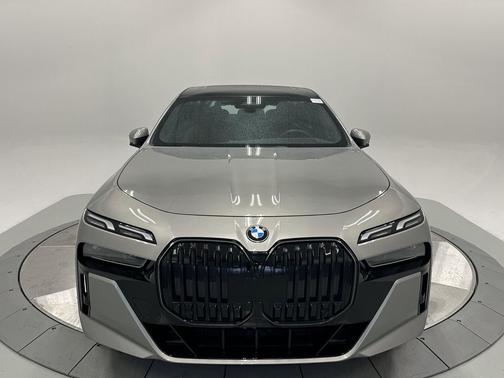 2024 BMW 740 740i