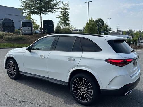2025 Mercedes-Benz GLC 300 4MATIC