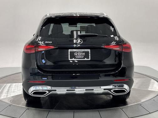 2026 Mercedes-Benz GLC 300 Base