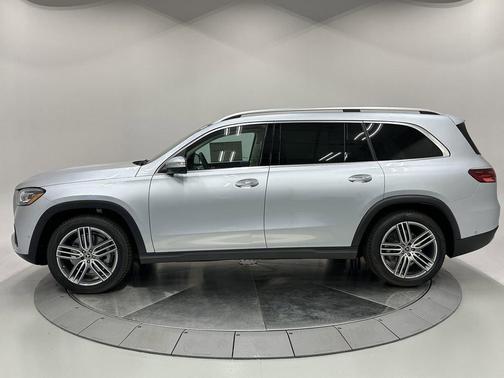 2026 Mercedes-Benz GLS 450 4MATIC