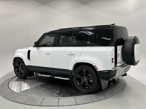 2023 Land Rover Defender 110 SE