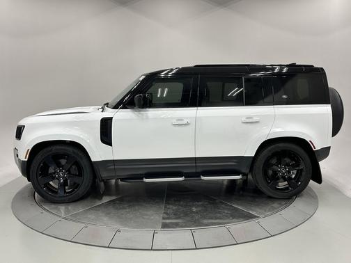 2023 Land Rover Defender 110 SE