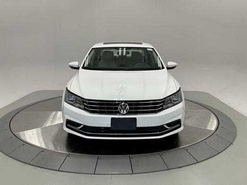2019 Volkswagen Passat 2.0T Wolfsburg Edition