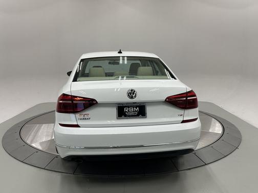 2019 Volkswagen Passat 2.0T Wolfsburg Edition