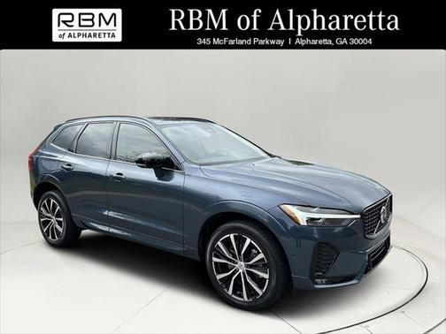 2023 Volvo XC60 B5 Ultimate Dark Theme