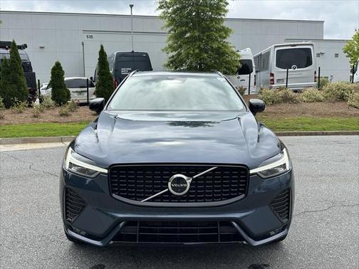 2023 Volvo XC60 B5 Ultimate Dark Theme