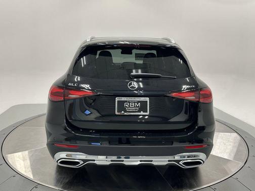 2026 Mercedes-Benz GLC 300 4MATIC