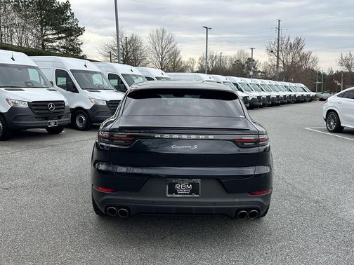 2022 Porsche Cayenne S