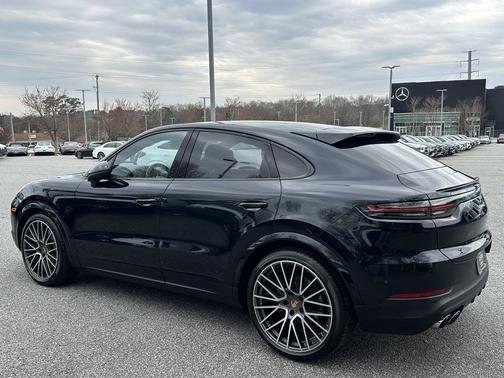 2022 Porsche Cayenne S