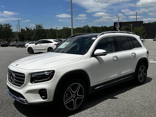 Polar White 2026 Mercedes-Benz GLB 250 4MATIC