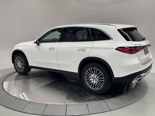 2026 Mercedes-Benz GLC 300 4MATIC