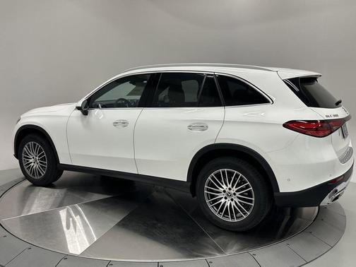 2026 Mercedes-Benz GLC 300 Base