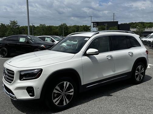 White 2025 Mercedes-Benz GLB 250 4MATIC