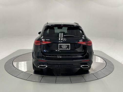 2026 Mercedes-Benz GLC 300 Base