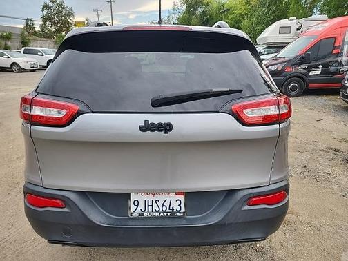 2017 Jeep Cherokee SPORT