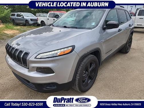 2017 Jeep Cherokee SPORT