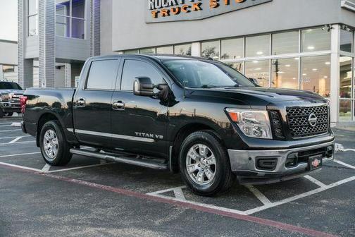 2019 Nissan Titan SV