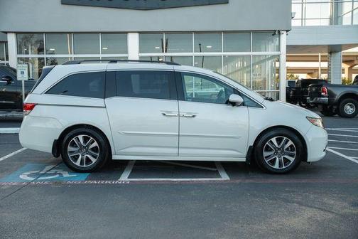 2016 Honda Odyssey TOURING/LOW MILES/8-PASSENGER