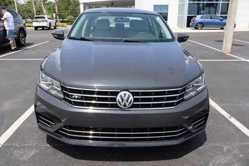 2017 Volkswagen Passat 1.8T R-Line w/Comfort