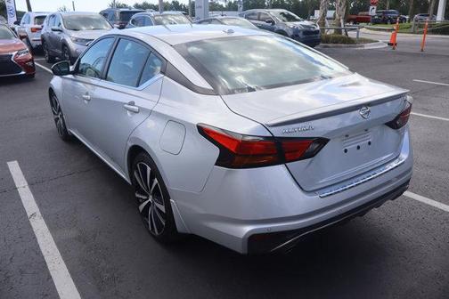 2021 Nissan Altima SR FWD