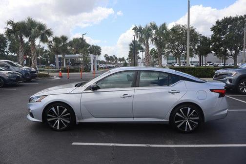 2021 Nissan Altima SR FWD
