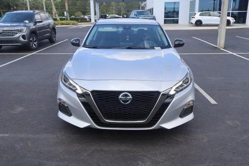 2021 Nissan Altima SR FWD