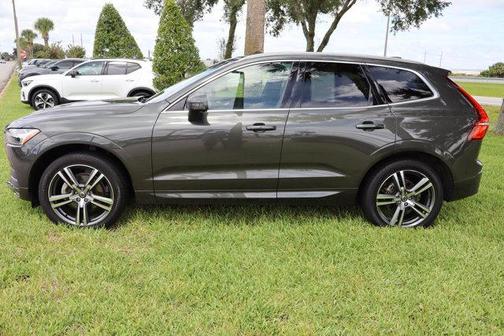 2021 Volvo XC60 T5 Momentum