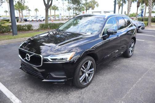 Onyx Black Metallic 2020 Volvo XC60 T5 Momentum