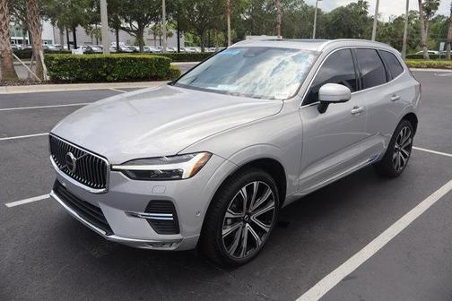 2023 Volvo XC60 B5 Ultimate Bright Theme