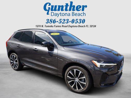 2023 Volvo XC60 B5 Ultimate Dark Theme