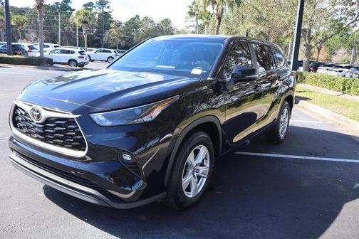 2023 Toyota Highlander LE