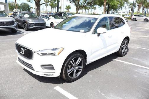 Crystal White Metallic 2021 Volvo XC60 T5 Momentum