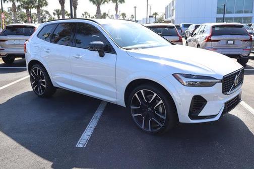 2024 Volvo XC60 Recharge Plug-In Hybrid T8 Ultimate Dark Theme
