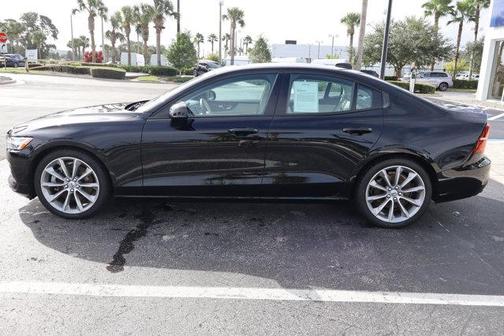 2020 Volvo S60 T6 Momentum