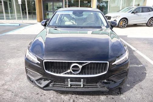 2020 Volvo S60 T6 Momentum