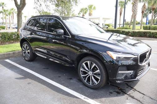2022 Volvo XC60 B5 Momentum