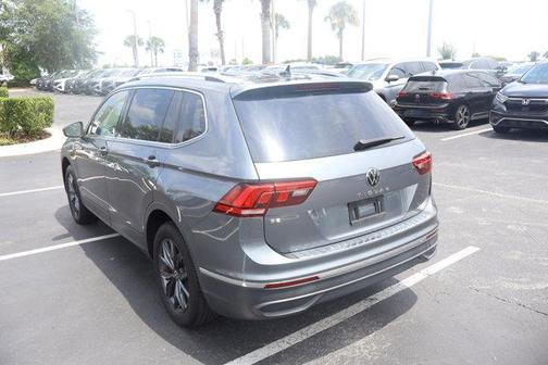 Gray 2023 Volkswagen Tiguan 2.0T SE